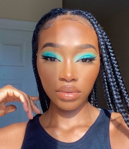 Uche Natori (aka THE Base Queen), is a self-taught makeup enthusiast whose engaging beauty and fashion content inspires her 400,000 followers. Uche’s passion for beauty came during her first year at university. With the spare time and space to film, she became invested in YouTube and loved having the freedom to create content for her own mini community online.